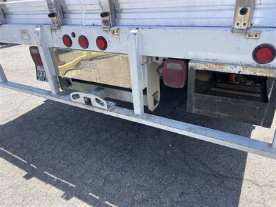 2022 Ford F-550 Super Duty XL 2WD Reg Cab 145 WB 60 CA DRW  Contractor 12 FT - Photo 12 - La Puente, CA 91744