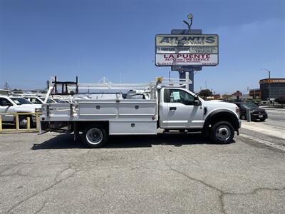 2022 Ford F-550 Super Duty XL 2WD Reg Cab 145 WB 60 CA DRW  Contractor 12 FT - Photo 2 - La Puente, CA 91744