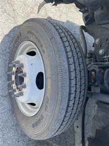 2022 Ford F-550 Super Duty XL 2WD Reg Cab 145 WB 60 CA DRW  Contractor 12 FT - Photo 20 - La Puente, CA 91744