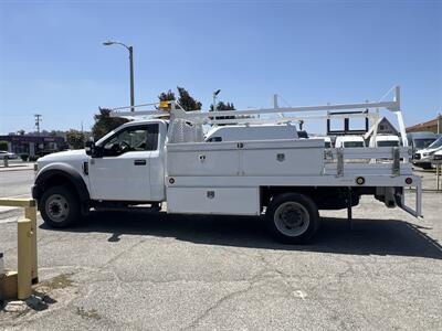 2022 Ford F-550 Super Duty XL 2WD Reg Cab 145 WB 60 CA DRW  Contractor 12 FT - Photo 4 - La Puente, CA 91744