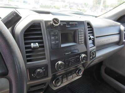 2019 Ford F-250 Utility Truck   - Photo 17 - La Puente, CA 91744