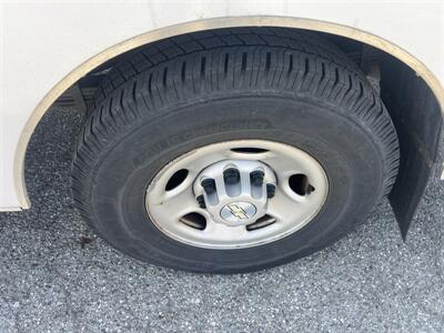 2021 Chevrolet Express 3500 Box Truck  11 Ft - Photo 15 - La Puente, CA 91744