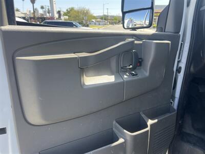 2021 Chevrolet Express 3500 Box Truck  11 Ft - Photo 9 - La Puente, CA 91744