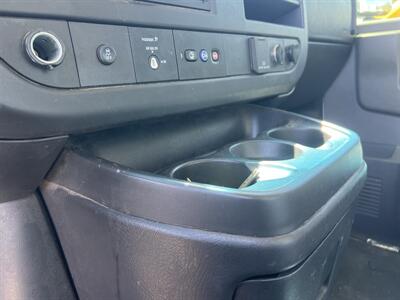 2021 Chevrolet Express 3500 Box Truck  11 Ft - Photo 19 - La Puente, CA 91744