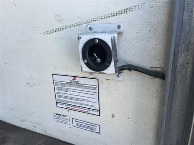 2021 Chevrolet Express 3500 Box Truck  11 Ft - Photo 13 - La Puente, CA 91744
