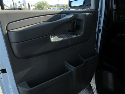 2014 Chevrolet Express 2500 Cargo Van   - Photo 16 - La Puente, CA 91744