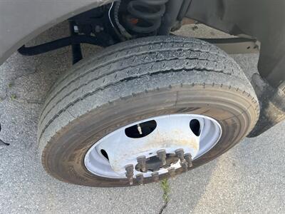 2019 Ford F-550 Super Duty XL 4WD Crew Cab 179 " WB DRW 60 " CA  StakeBed 12 Ft - Photo 32 - La Puente, CA 91744