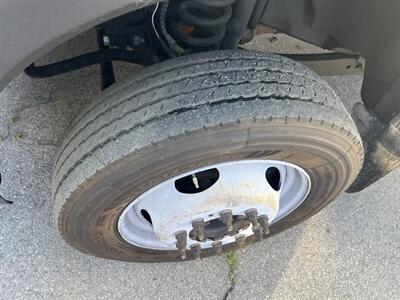 2019 Ford F-550 Super Duty XL 4WD Crew Cab 179 " WB DRW 60 " CA  StakeBed 12 Ft - Photo 32 - La Puente, CA 91744