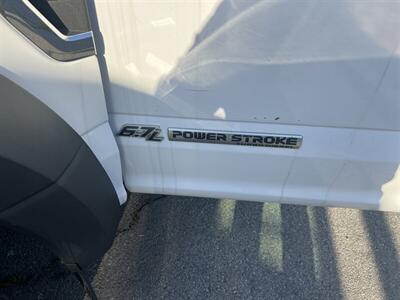 2019 Ford F-550 Super Duty XL 4WD Crew Cab 179 " WB DRW 60 " CA  StakeBed 12 Ft - Photo 33 - La Puente, CA 91744