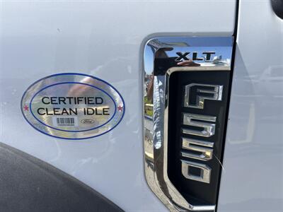 2020 Ford F-550 Super Duty XL 4WD Crew Cab 179 WB 60 CA DRW  StakeBed 12 Ft - Photo 31 - La Puente, CA 91744
