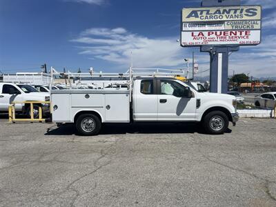 2020 Ford F-350 Utility Truck  SuperCab - Photo 2 - La Puente, CA 91744