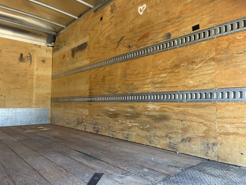 2023 Isuzu NPR HD - Photo 13