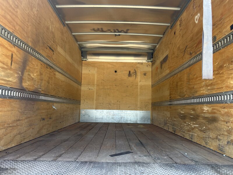 2023 Isuzu NPR HD - Photo 11