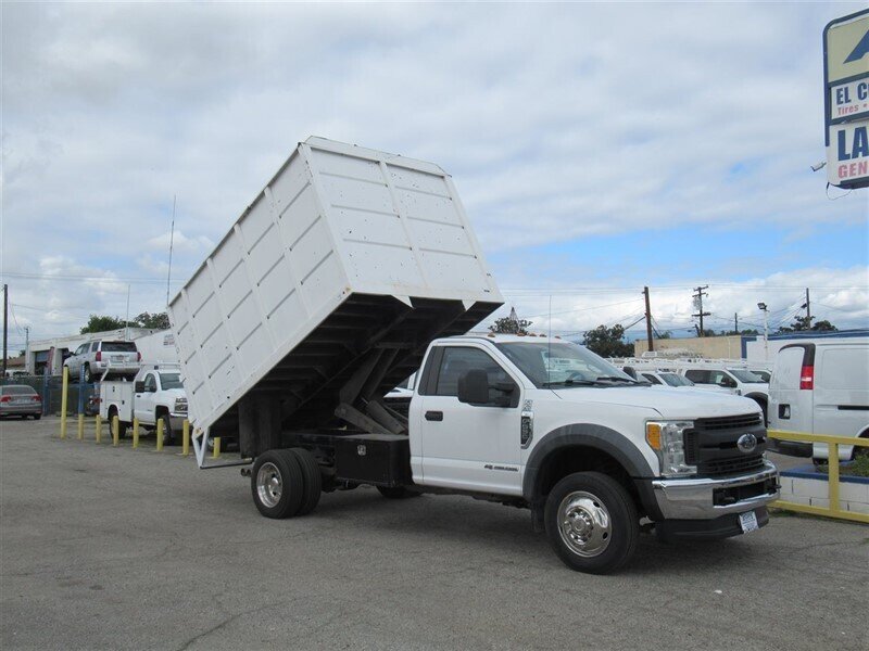 White 2017 Ford F-550 Super Duty Chassis XLT Regular Cab 169 DRW RWD Pickup Truck Rear-Wheel Drive Automatic