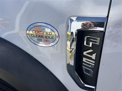 2017 Ford F-450 Super Duty XL SuperCab 2WD  192 WB DRW  Contractor 12 FT - Photo 31 - La Puente, CA 91744
