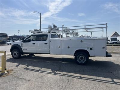 2020 Ford F-550 Super Duty XL 4WD Crew Cab 179 WB 60 DRW  Utility 12 Ft - Photo 4 - La Puente, CA 91744