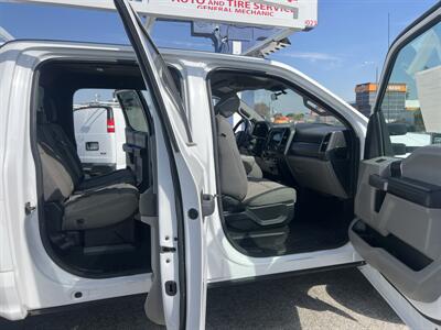 2020 Ford F-550 Super Duty XL 4WD Crew Cab 179 WB 60 DRW  Utility 12 Ft - Photo 11 - La Puente, CA 91744