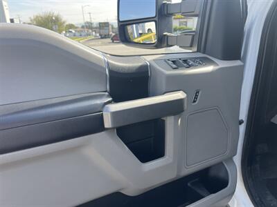 2020 Ford F-550 Super Duty XL 4WD Crew Cab 179 WB 60 DRW  Utility 12 Ft - Photo 12 - La Puente, CA 91744