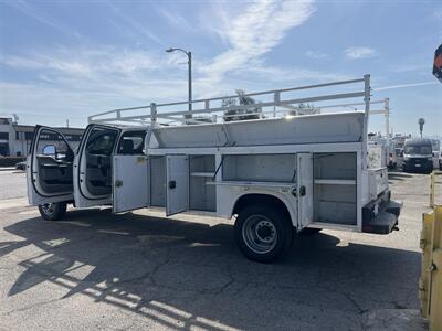 2020 Ford F-550 Super Duty XL 4WD Crew Cab 179 WB 60 DRW  Utility 12 Ft - Photo 8 - La Puente, CA 91744