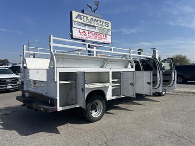2020 Ford F-550 Super Duty XL 4WD Crew Cab 179 WB 60 DRW  Utility 12 Ft - Photo 10 - La Puente, CA 91744