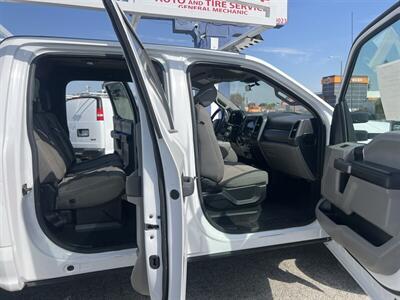 2020 Ford F-550 Super Duty XL 4WD Crew Cab 179 WB 60 DRW  Utility 12 Ft - Photo 11 - La Puente, CA 91744