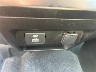 2020 Ford F-550 Super Duty XL 4WD Crew Cab 179 WB 60 DRW  Utility 12 Ft - Photo 20 - La Puente, CA 91744