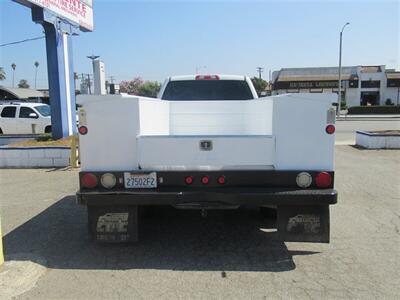 2018 Chevrolet Silverado 3500 Utility Truck   - Photo 3 - La Puente, CA 91744