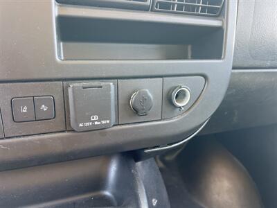 2021 GMC Savana 3500 Box Truck  12 Ft - Photo 24 - La Puente, CA 91744