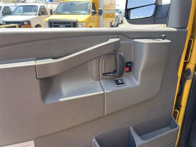 2021 GMC Savana 3500 Box Truck  12 Ft - Photo 9 - La Puente, CA 91744