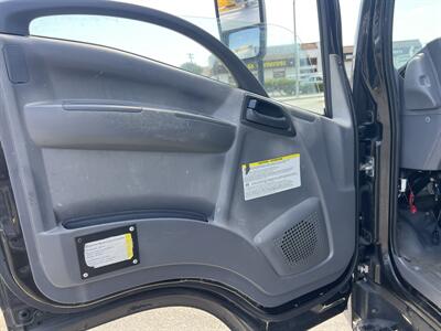 2019 Isuzu NQR Box Truck  20 Ft - Photo 8 - La Puente, CA 91744