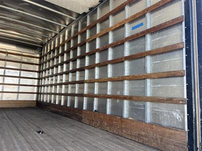 2019 Isuzu NQR Box Truck  20 Ft - Photo 14 - La Puente, CA 91744