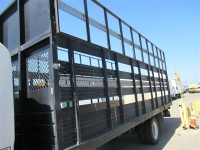2020 Isuzu NRR StakeBed Truck  20 Ft - Photo 13 - La Puente, CA 91744