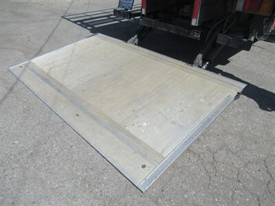 2020 Isuzu NRR StakeBed Truck  20 Ft - Photo 33 - La Puente, CA 91744