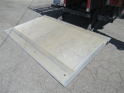 2020 Isuzu NRR StakeBed Truck  20 Ft - Photo 31 - La Puente, CA 91744