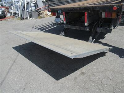 2020 Isuzu NRR StakeBed Truck  20 Ft - Photo 32 - La Puente, CA 91744