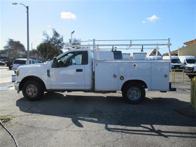 2018 Ford F-250 Utility Truck   - Photo 4 - La Puente, CA 91744