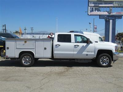 2018 Chevrolet Silverado 3500 Utility Truck   - Photo 2 - La Puente, CA 91744