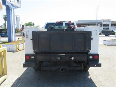 2018 Chevrolet Silverado 3500 Utility Truck   - Photo 3 - La Puente, CA 91744