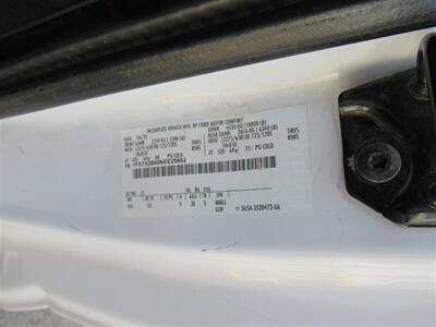 2022 Ford F-250 Utility Truck   - Photo 24 - La Puente, CA 91744