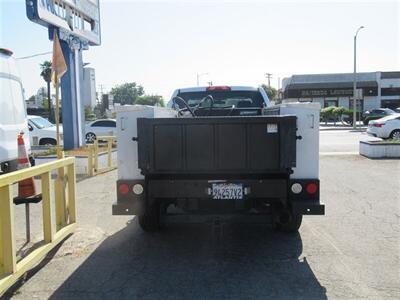 2018 Chevrolet Silverado 3500 Utility Truck   - Photo 3 - La Puente, CA 91744