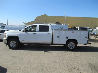 2018 Chevrolet Silverado 3500 Utility Truck   - Photo 4 - La Puente, CA 91744