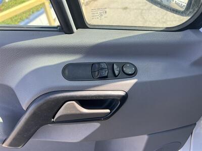 2015 Mercedes-Benz Sprinter 2500 Crew Cargo Van  High Roof 170 WB - Photo 14 - La Puente, CA 91744