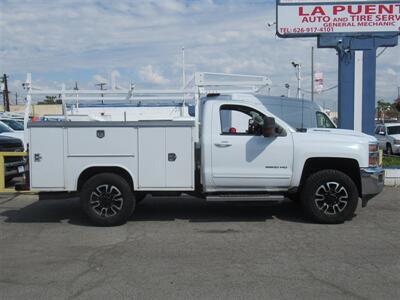 2018 Chevrolet Silverado 2500 Utility Truck   - Photo 2 - La Puente, CA 91744