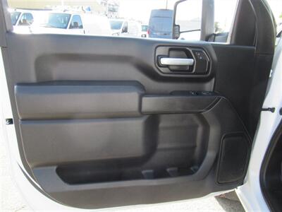 2021 Chevrolet Silverado 2500 Utility Truck   - Photo 11 - La Puente, CA 91744