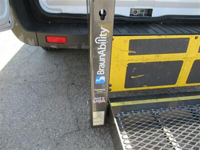2017 Ford Transit 250 Wheelchair Van  Medium Roof 148 WB - Photo 12 - La Puente, CA 91744