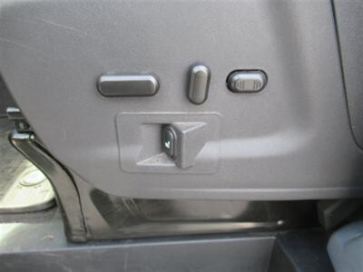 2018 Ford Transit 150 Wheelchair Van  Medium Roof 130 WB - Photo 31 - La Puente, CA 91744