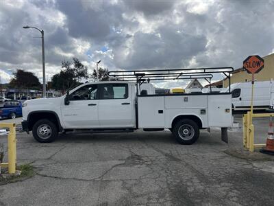 2023 Chevrolet Silverado 3500 Utility Truck   - Photo 4 - La Puente, CA 91744