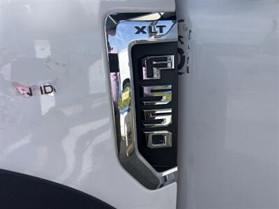 2020 Ford F-550 Super Duty XL 4WD Crew Cab 179 WB DRW  Contractor 12 FT - Photo 22 - La Puente, CA 91744