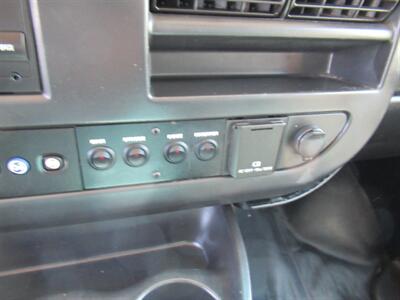 2017 Chevrolet Express 2500 Cargo Van   - Photo 30 - La Puente, CA 91744