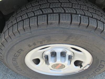 2022 GMC Savana 2500 Cargo Van   - Photo 30 - La Puente, CA 91744
